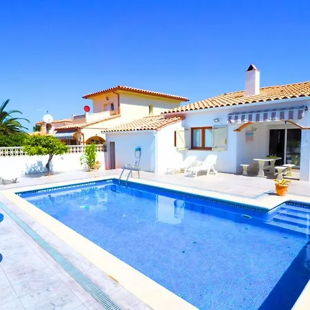 Con Piscina Privada, Aire Acondicionado Y Wifi Cerca De Playa - 3 Habitaciones, 2 Banos - Es-325-15