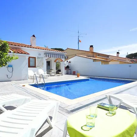 Dom wakacyjny Con Piscina Privada, Aire Acondicionado Y Wifi Cerca De Playa - 3 Habitaciones, 2 Banos - Es-325-15 Torroella de Montgrí