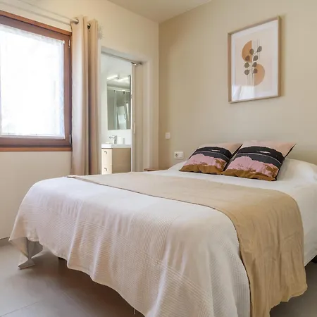 Con Piscina Privada, Aire Acondicionado Y Wifi Cerca De Playa - 3 Habitaciones, 2 Banos - Es-325-15